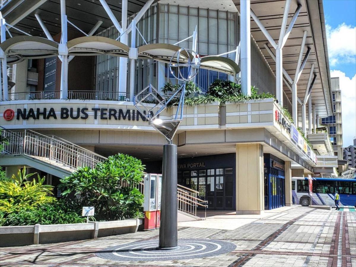 かりゆしコンドミニアムリゾート那覇スカイリビングホテル旭橋駅前 Naha Esterno foto